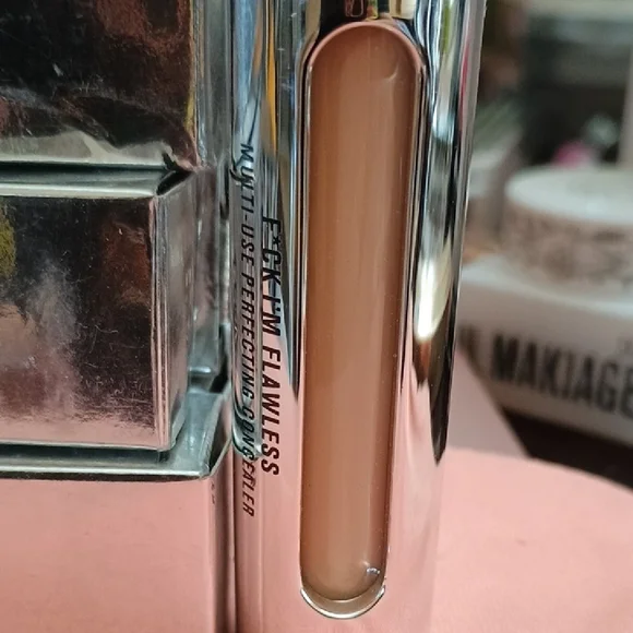 IL MAKIAGE Multi-Use Perfecting Concealer 3.5 - Picture 3 of 5